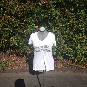 White v-neck t-shirts